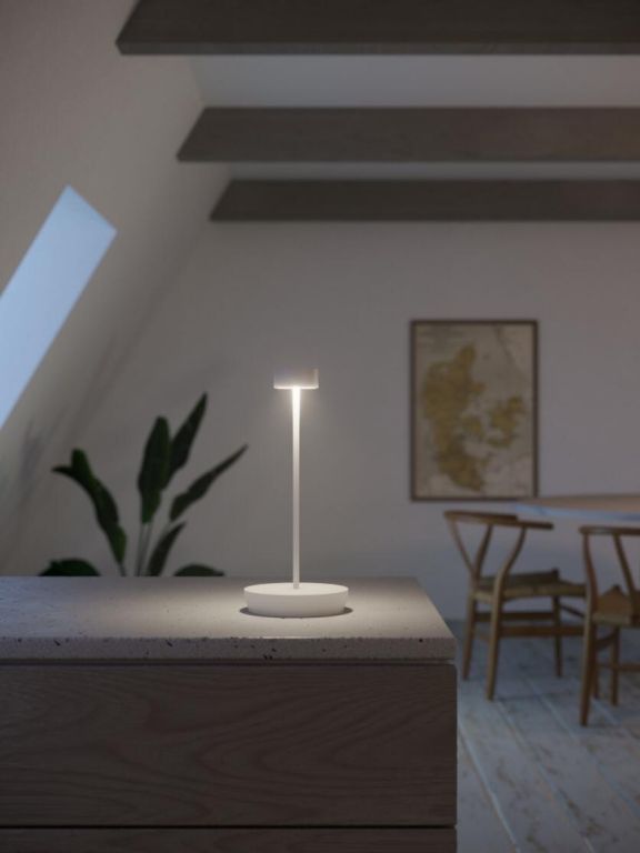 RIVETTO WIRELESS Lampada da tavolo a LED con caricabatteria wireless  integrato By Chiaro di Luna